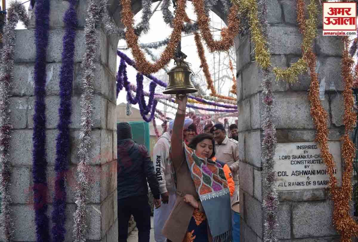 Kashmiri Pandits worship Vatuk in pitches made by Muslim potters