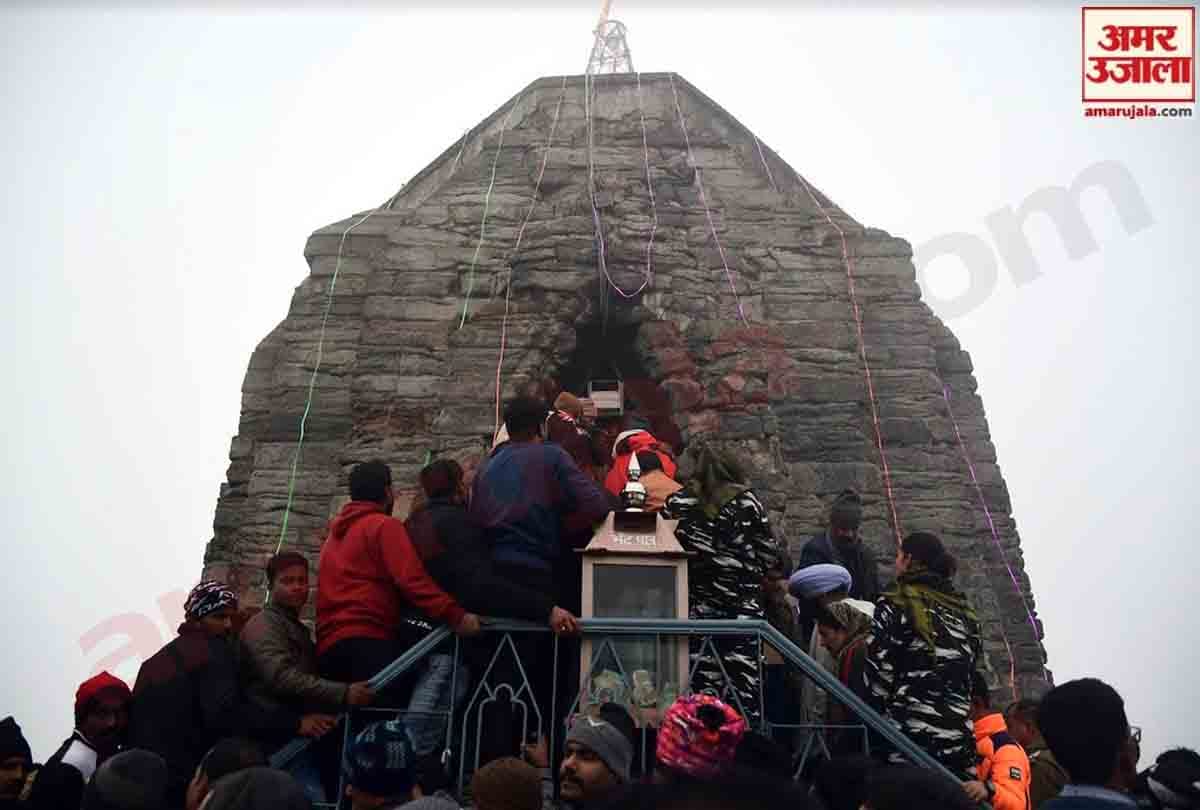 Kashmiri Pandits worship Vatuk in pitches made by Muslim potters