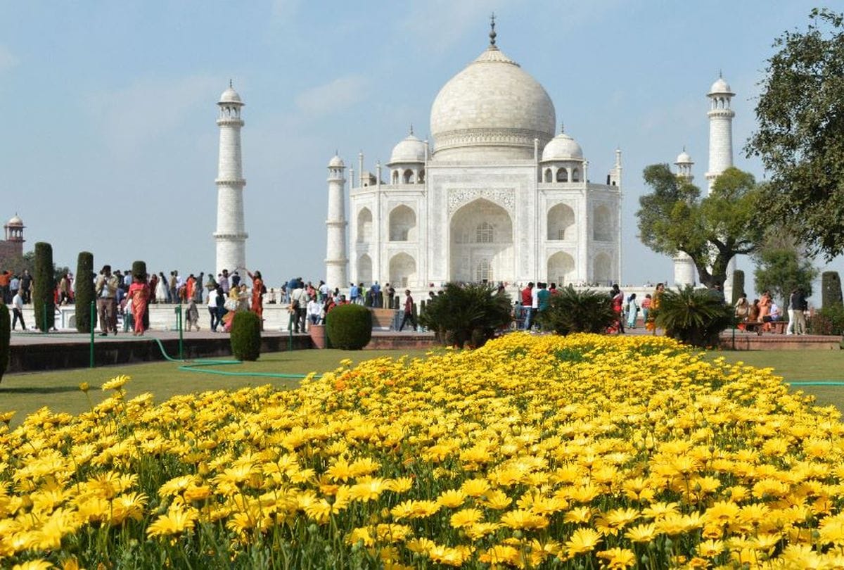 Trump-Melania Will Walk 1350 Meters For Visits Taj Mahal