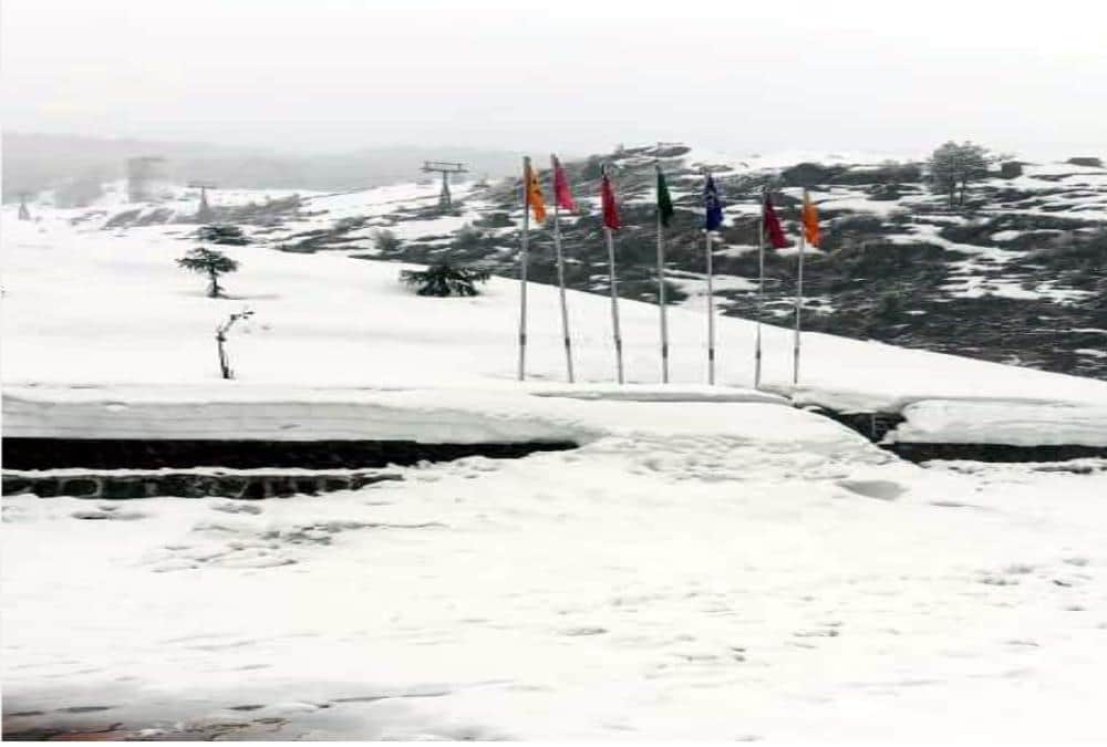 Snowfall In Mussoorie, Dhanaulti, nainital and Char dham Today, See Awesome visuals