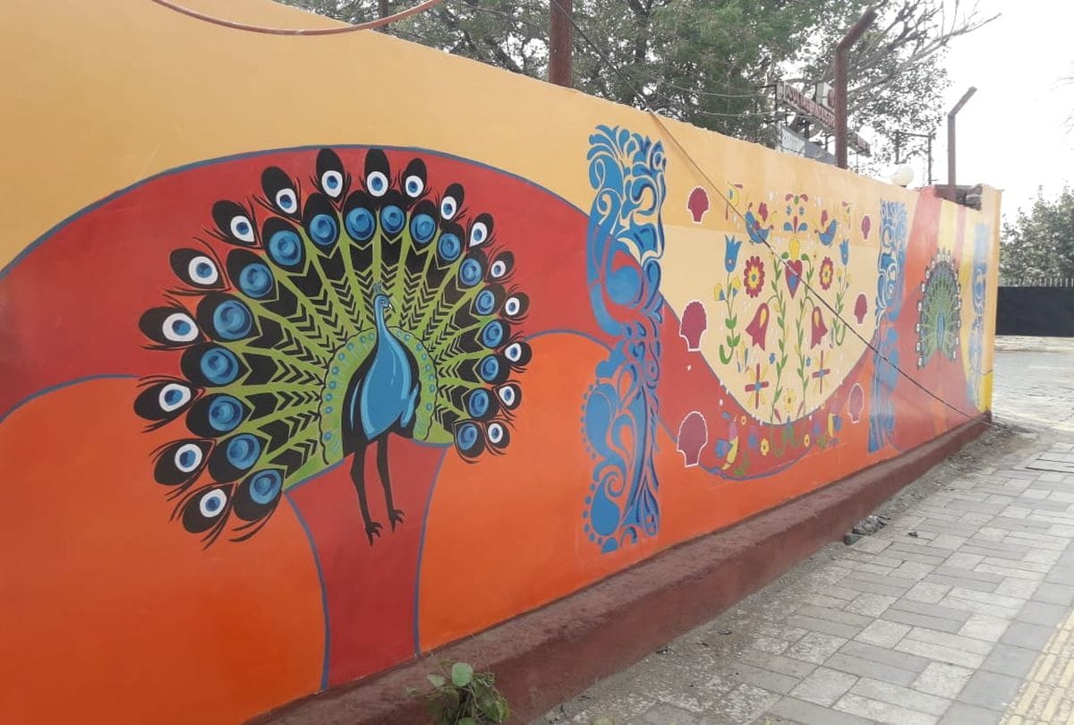 Hoardings put up to welcome Donald Trump welcome in agra