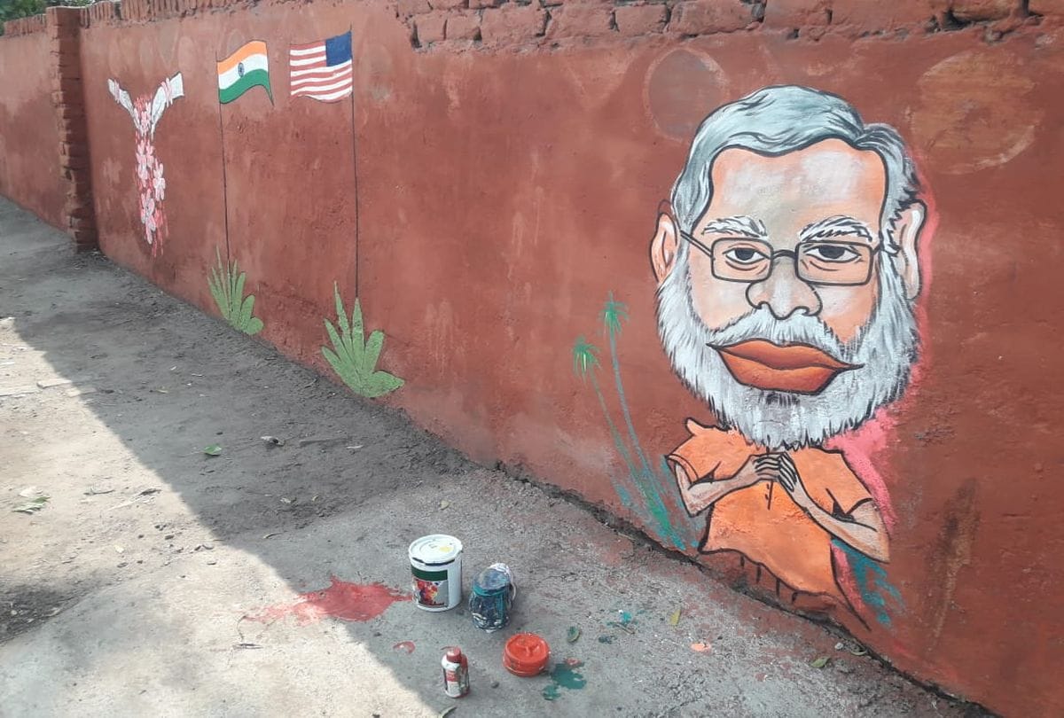 Wall painting for welcome to Donald Trump in Agra