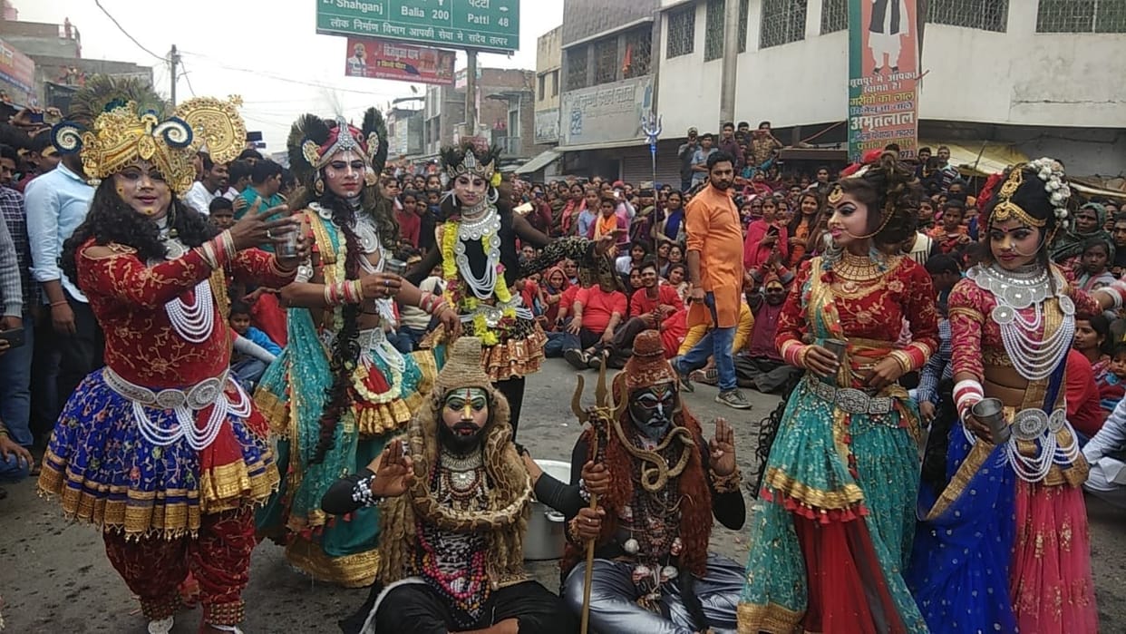 Bhole procession came out of Dhoom, devotees dance