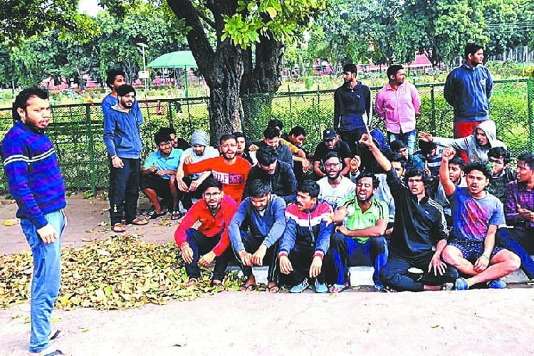 Clash in ABVP and SFS Volunteers in Punjab University