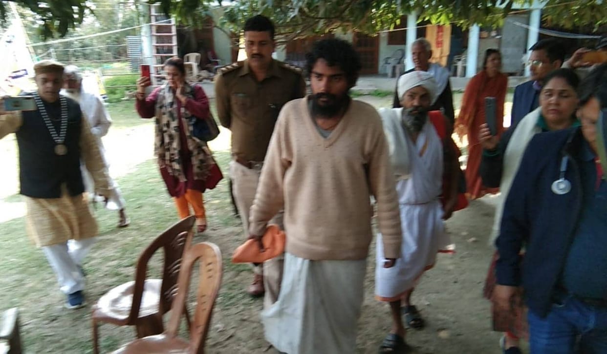 After Sadhvi Padmavati, Atmabodhanand, who was on hunger strike, was forcibly sent to Delhi AIIMS