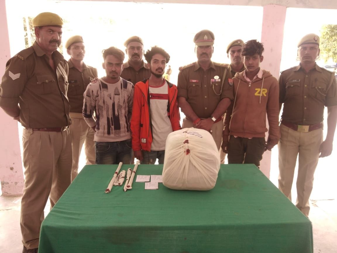 Three thieves arrested in badhani