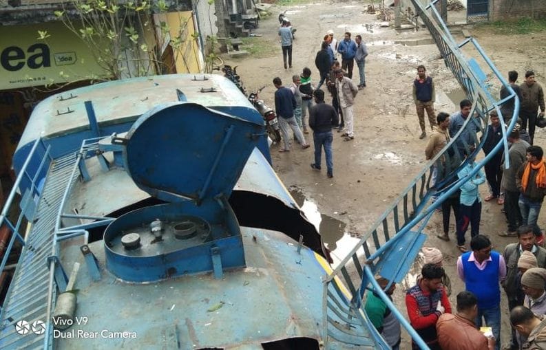 Explosion of oil tanker tank, explosion occurred