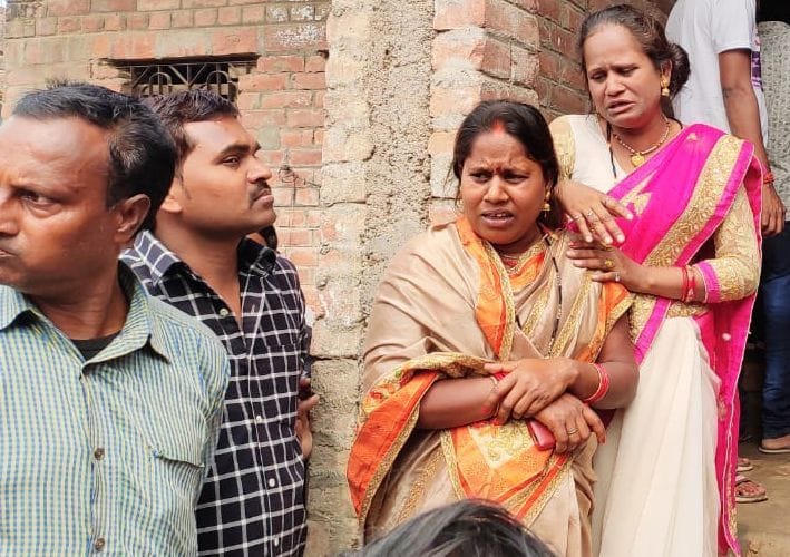 girlfriends throat lover commits suicide in kaushambis charva
