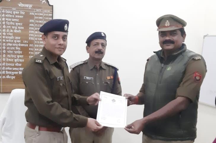 Police honored for filing charge sheet in 72 hours at gorakhgpur