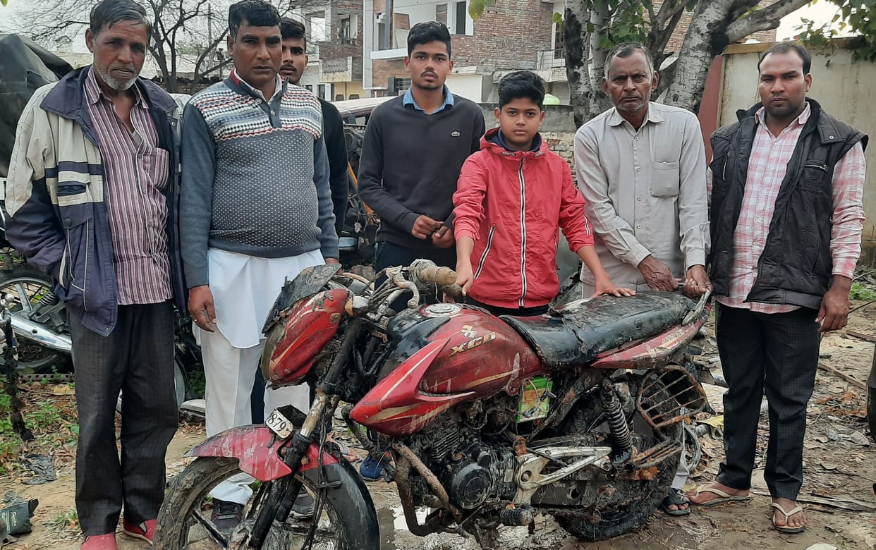 Dead body of youth found hanging on the bank of Bhakra canal, bike recovered from canal, fatehabad