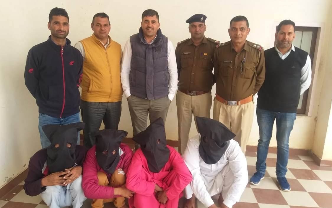 104 quintals of paddy was not stolen, but the driver was held hostage and looted, fatehabad