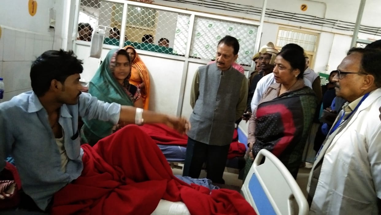 Money for operation, medicine ordered from outside in Azamgarh hospital