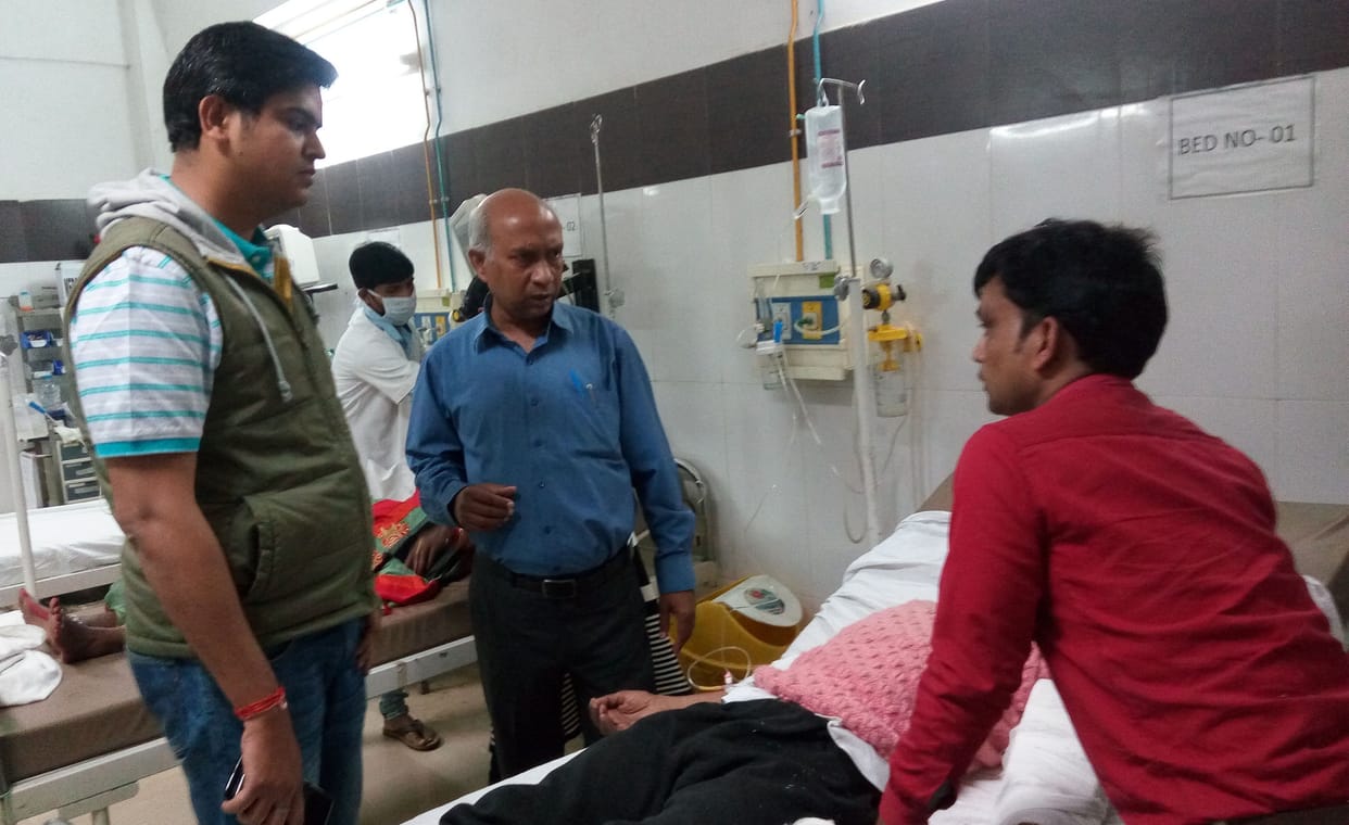 ghiloee gaanv mein phir hua bas haadasa, 11 ghaayal