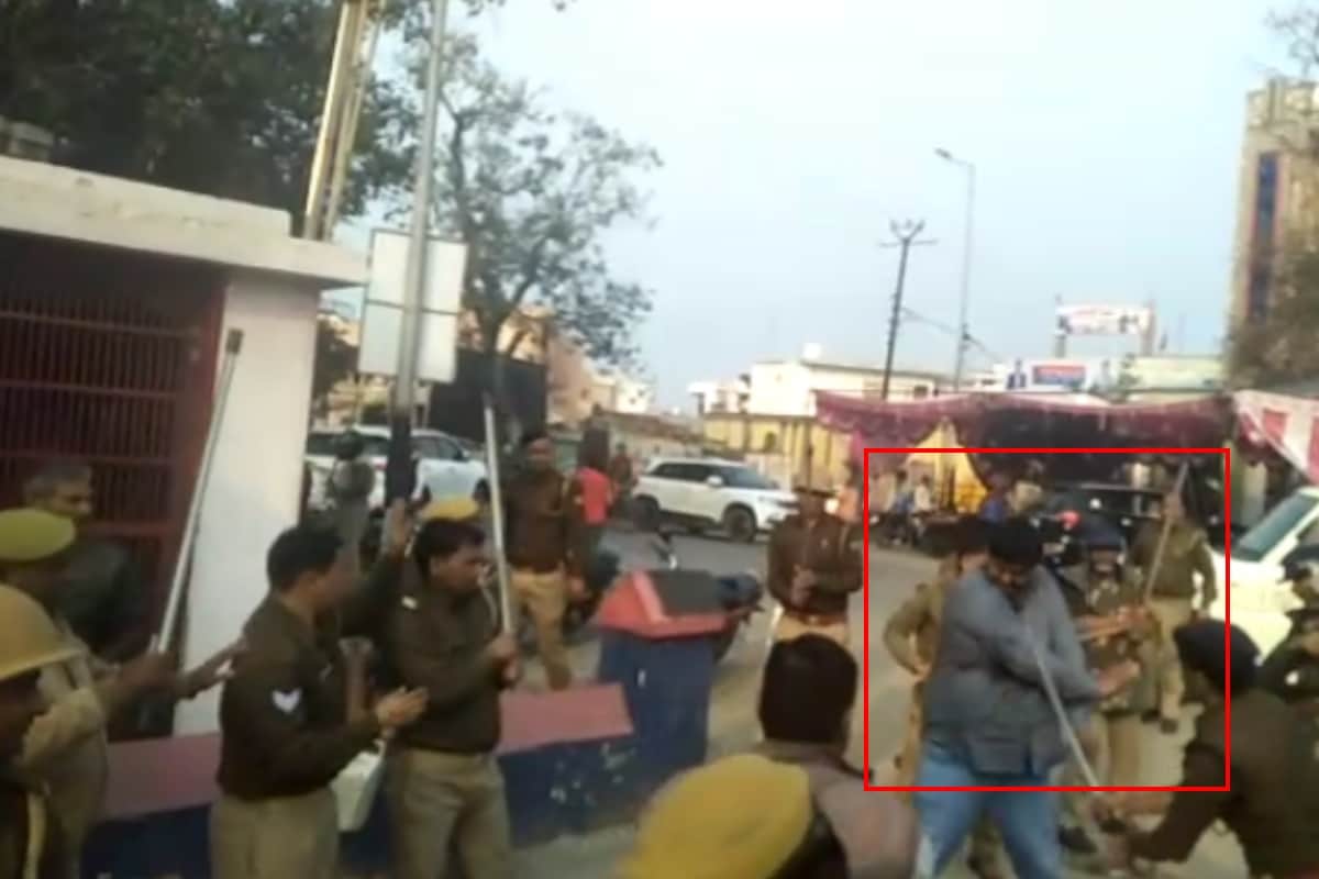 Police lathi charge in Meerut after murder of retired clerk in kharkhauda