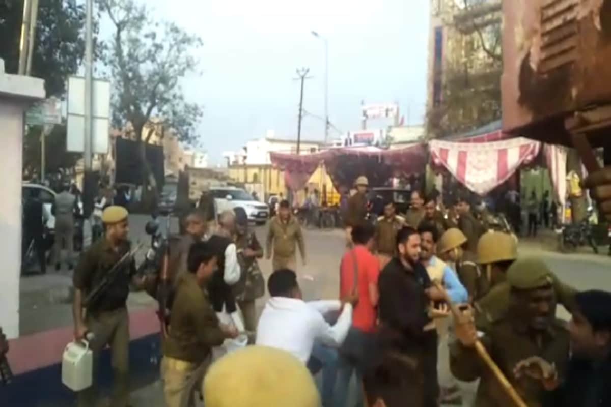 Police lathi charge in Meerut after murder of retired clerk in kharkhauda