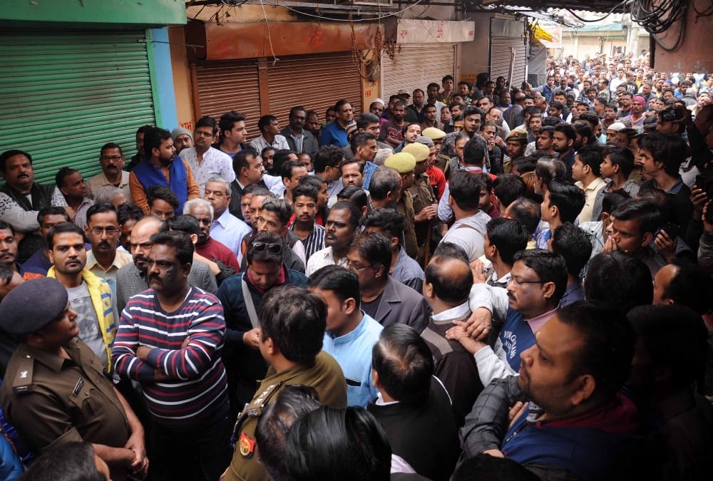 Police did not get clue in murder and loot case in Lucknow Chauk.