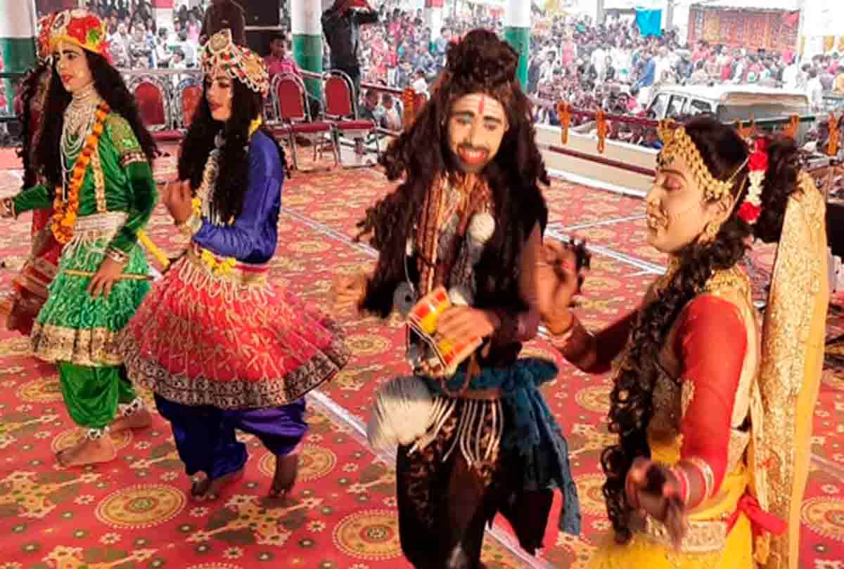 Pratapgarh: A flood of faith in shivalay, praying by offering Belpatra and vows