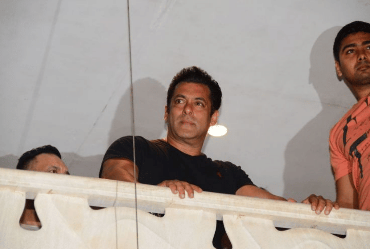 salman khan sung his hit song and bobby deol riteish deshmukh dance video viral