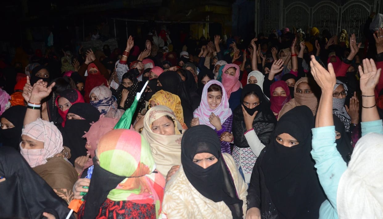 In the protest of caa and nrc women surrounded at uparcot police station and shouted slogans.