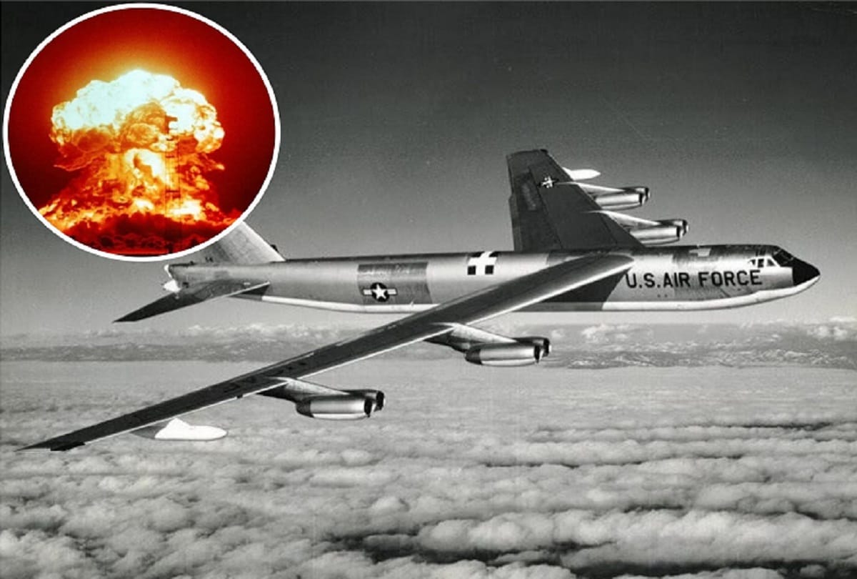 When USA is destroyed by its own nuclear bomb terrific story of 1961 Goldsboro B52 crash