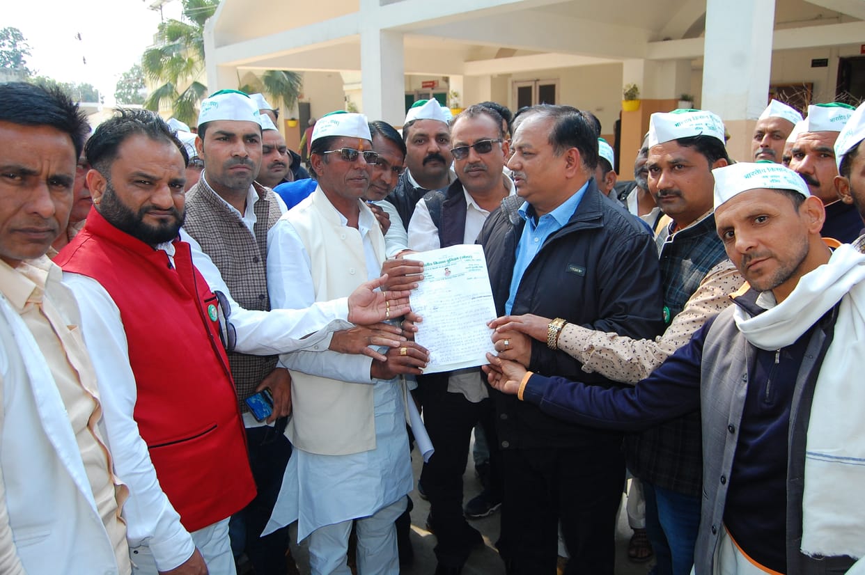 Bakiu Tomar submitted memorandum to city magistrate