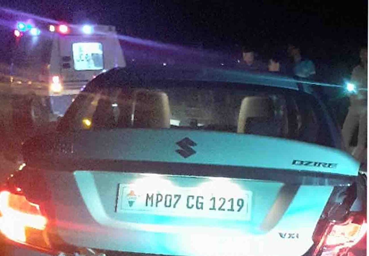 Road accident on Agra-Lucknow Expressway in etawah