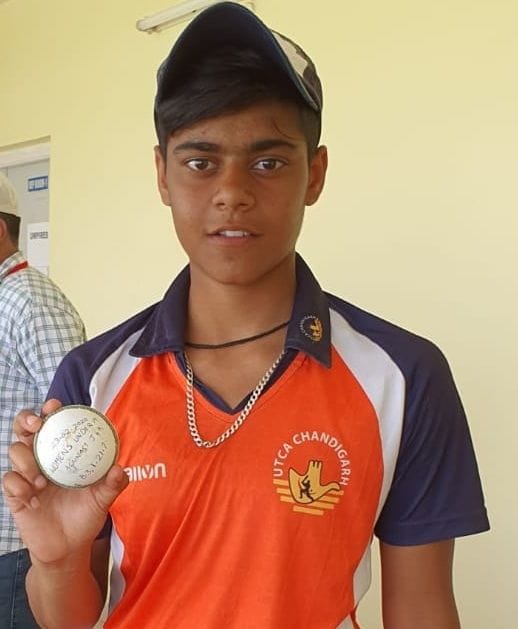 Jammu-Kashmir piled on 71 runs by Kashvi bowling