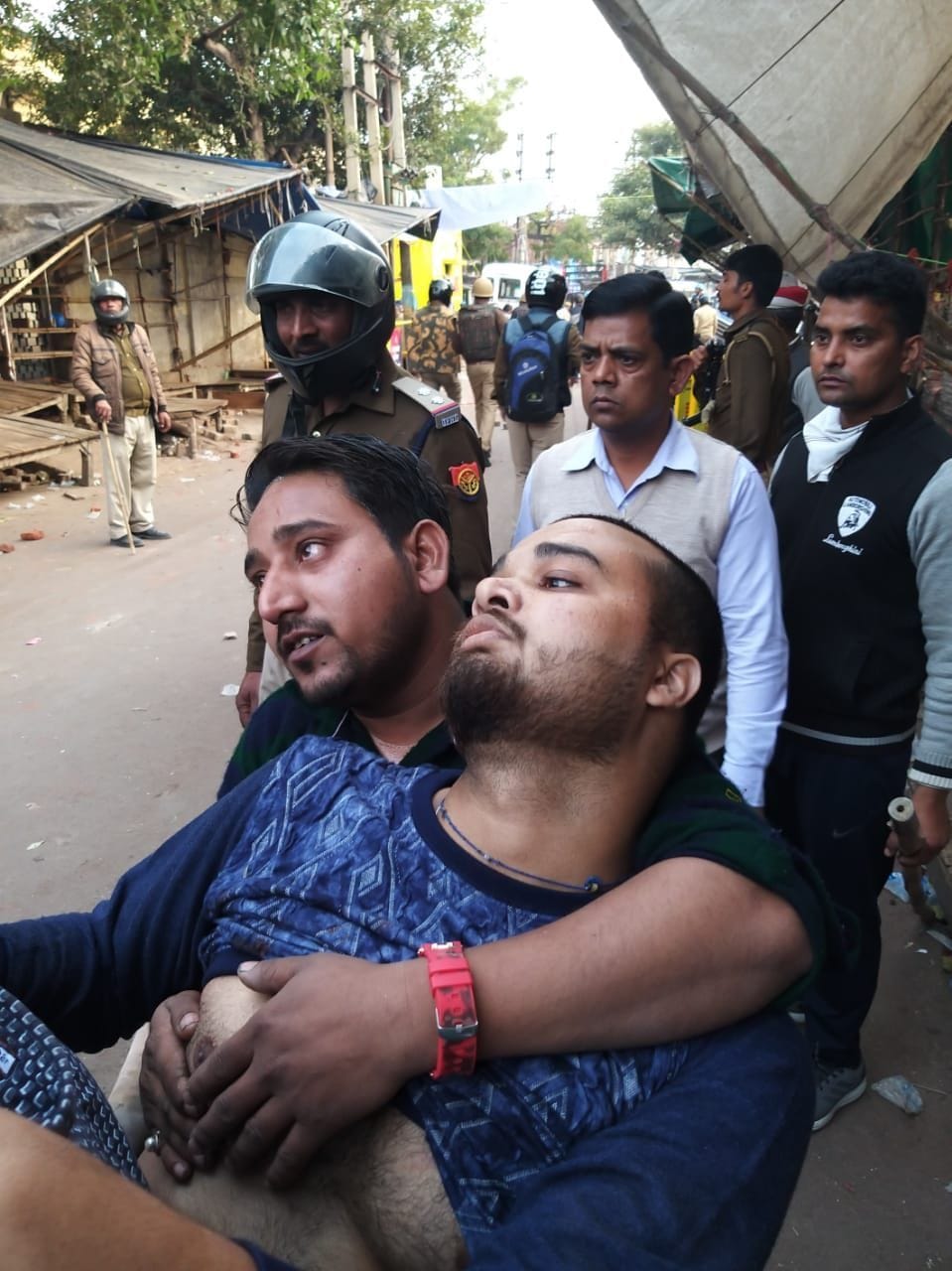 Protestors of CAA pelt stones, Two people injured, internet closed