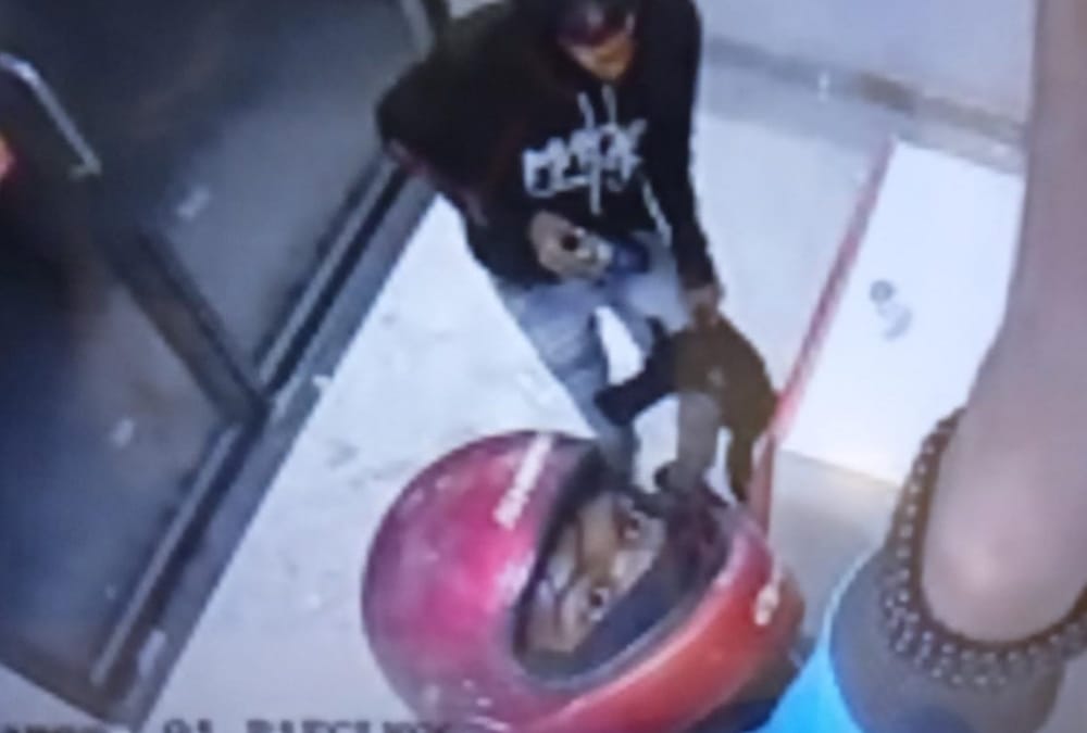 Police arrested three while loot in ICICI bank ATM in Lucknow.