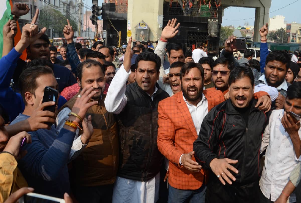 Delhi violence Javed Akhtar questions on delhi police action against Tahir Hussain