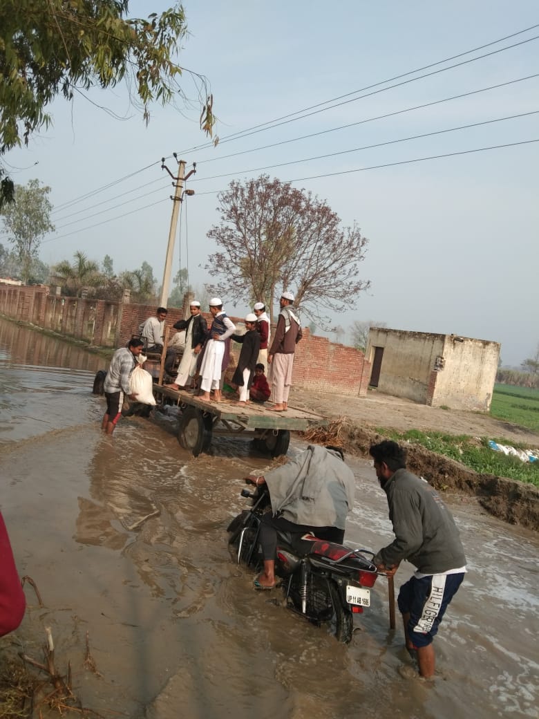 Dirty water accumulated on the road due to the capture of the pond