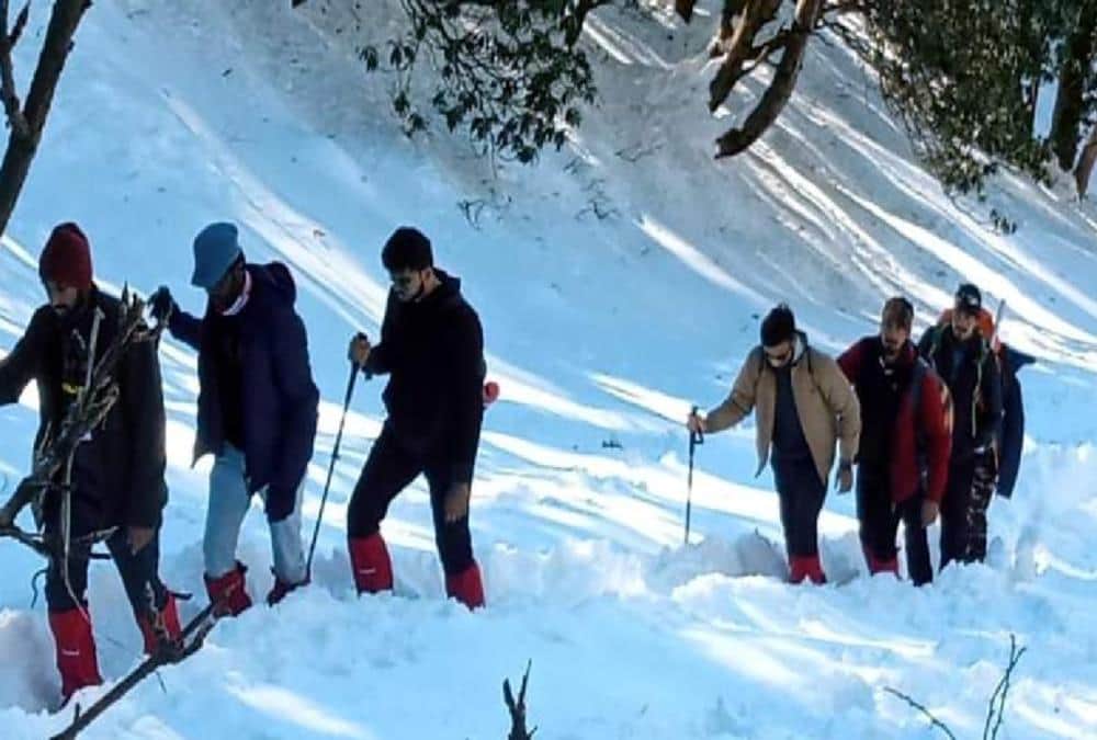 Tourist Like Snow Covered Brahmatal Trek For Trekking, See Awesome Visuals