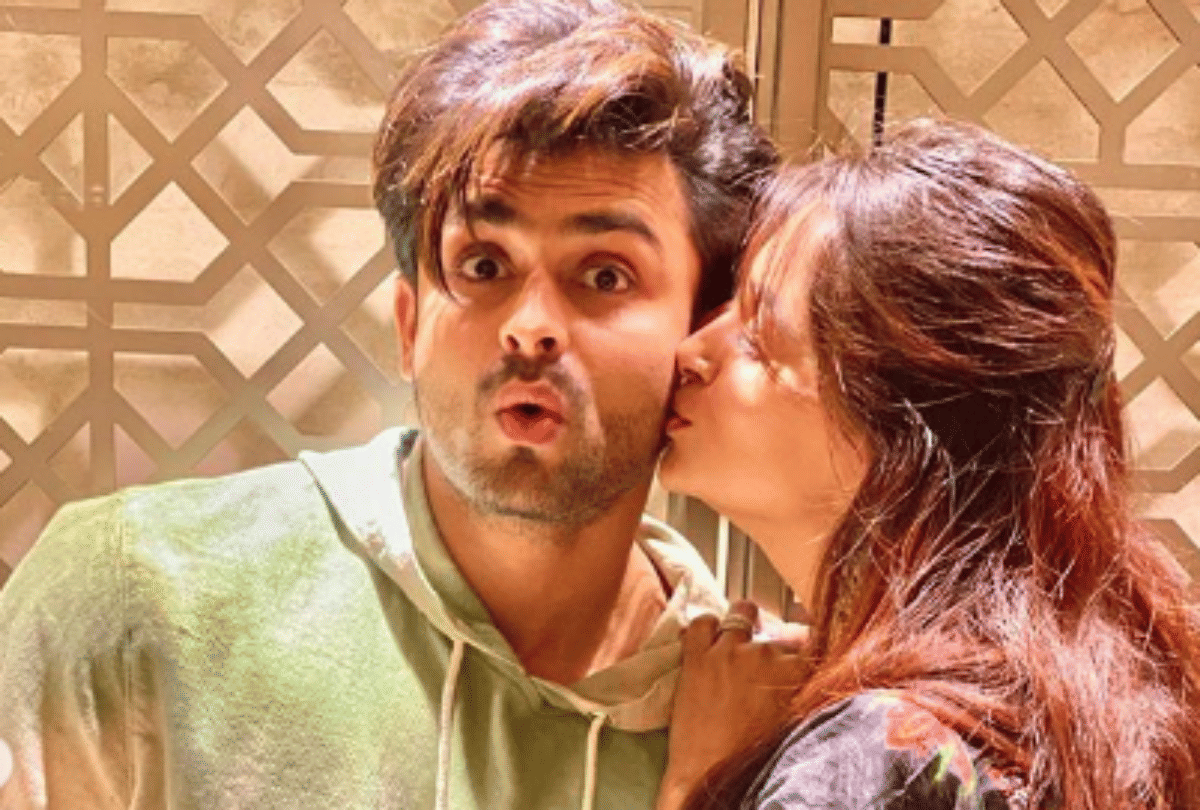 Dipika Kakar wishes Chand mubarak : Shares ramazn Sehri photo with husband Shoaib Ibrahim