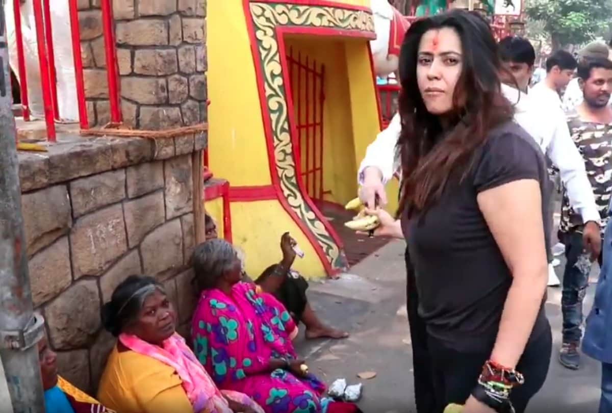 Ekta Kapoor Visits Siddhivinayak Temple on Her Birthday From Outside