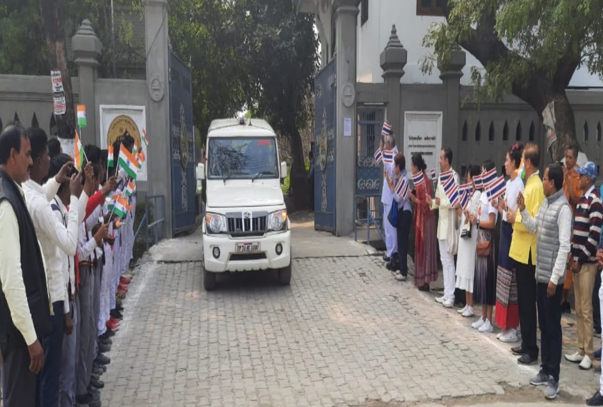 Thailand Princess Chulafan return from Kushinagar Mahaparinirvan Temple latest photos