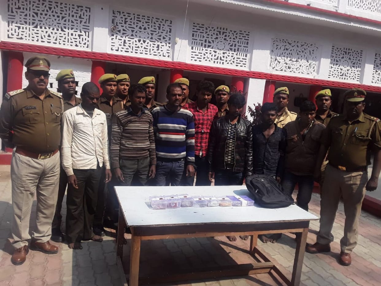 Seven arrested of interstate gangs who flew goods from bullion shops