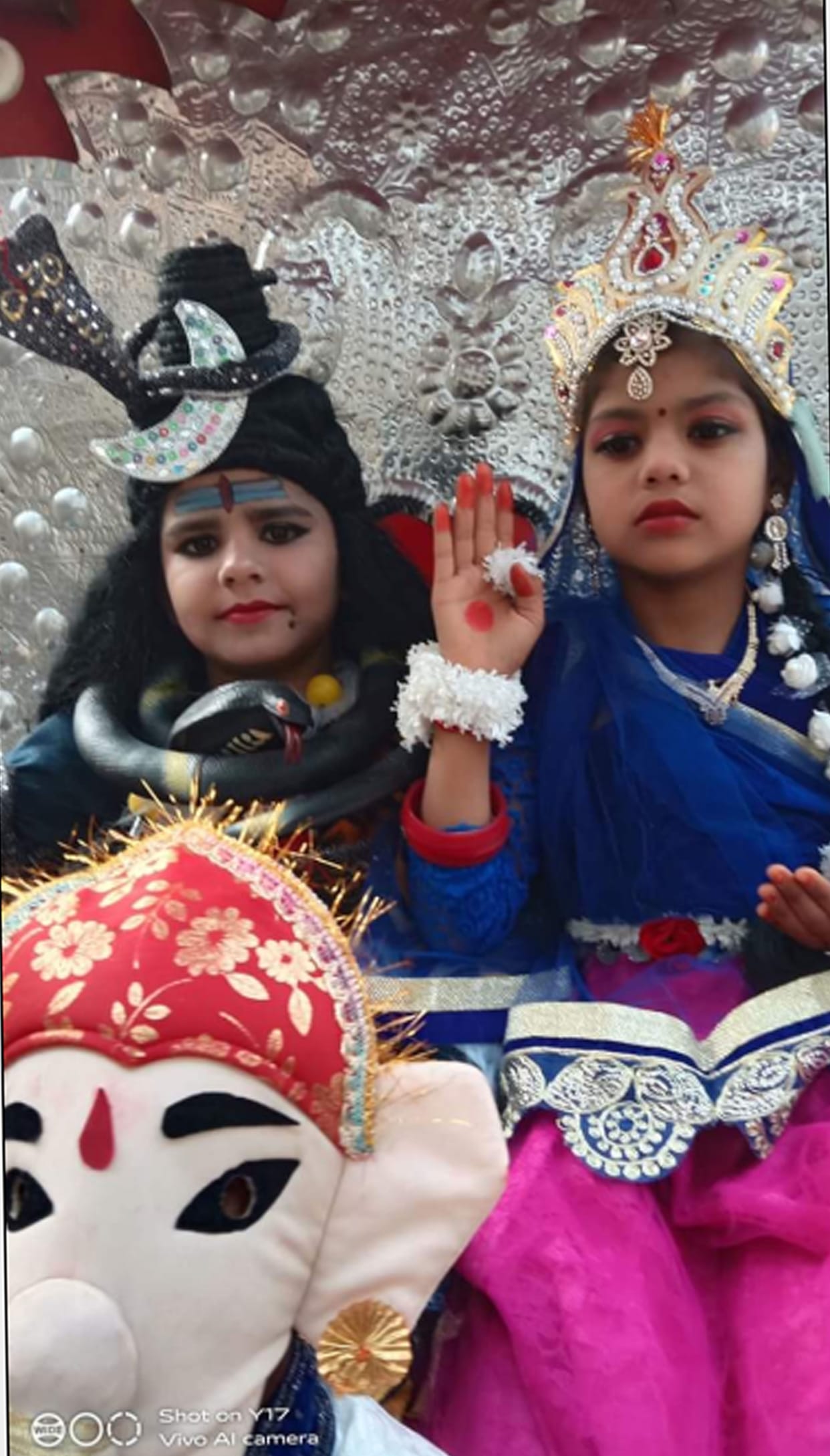 shobhayatra nikali gai
