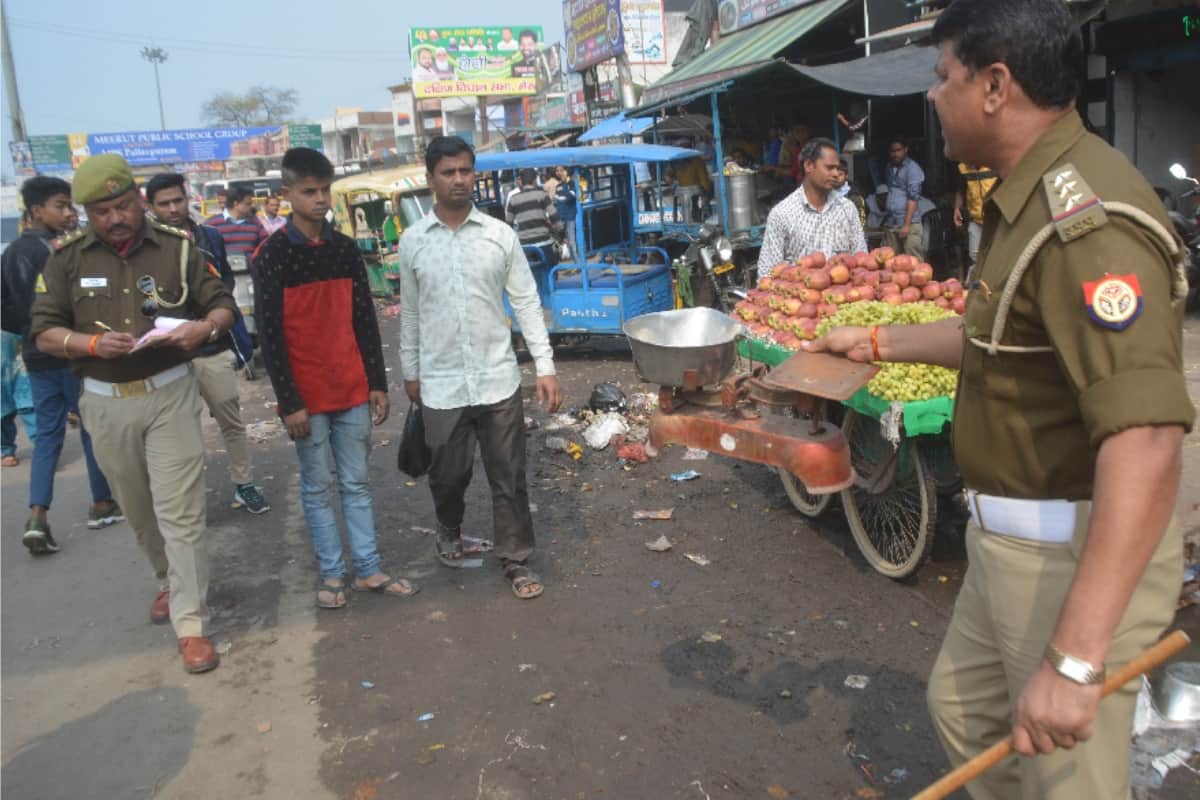 Traffic police removed encroachment from Hapur Adda in Meerut