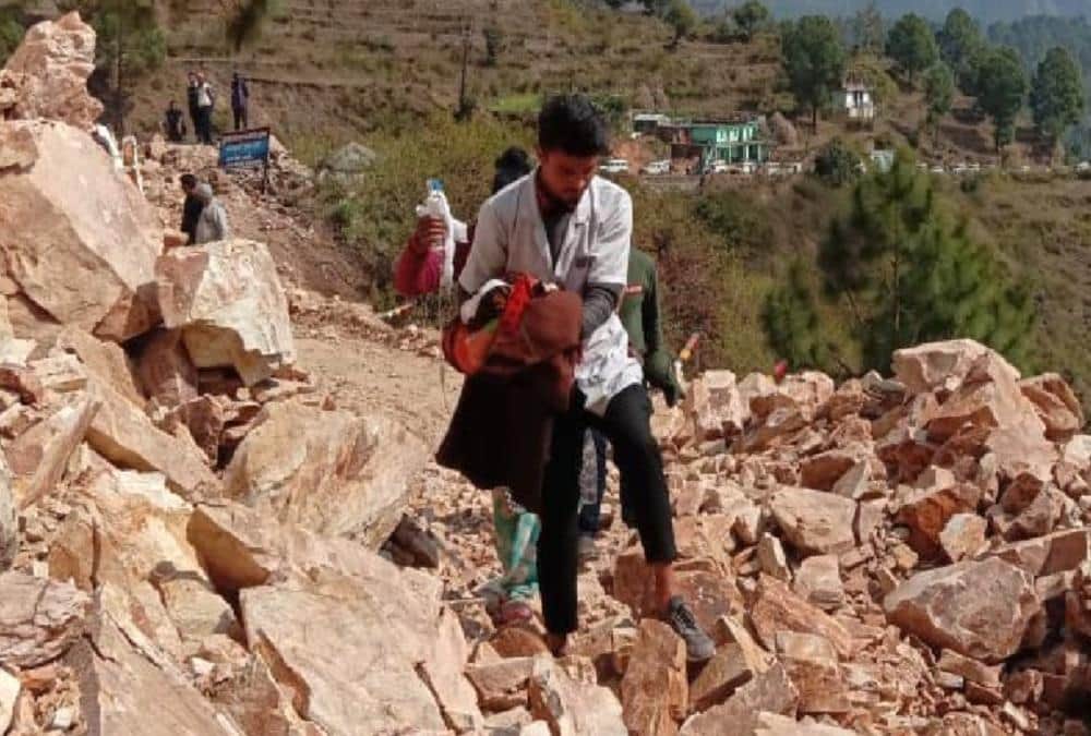Rainfall and Hailstorm in uttarakhand, Mountains Collapse in pithoragarh almora, Tourist Stuck