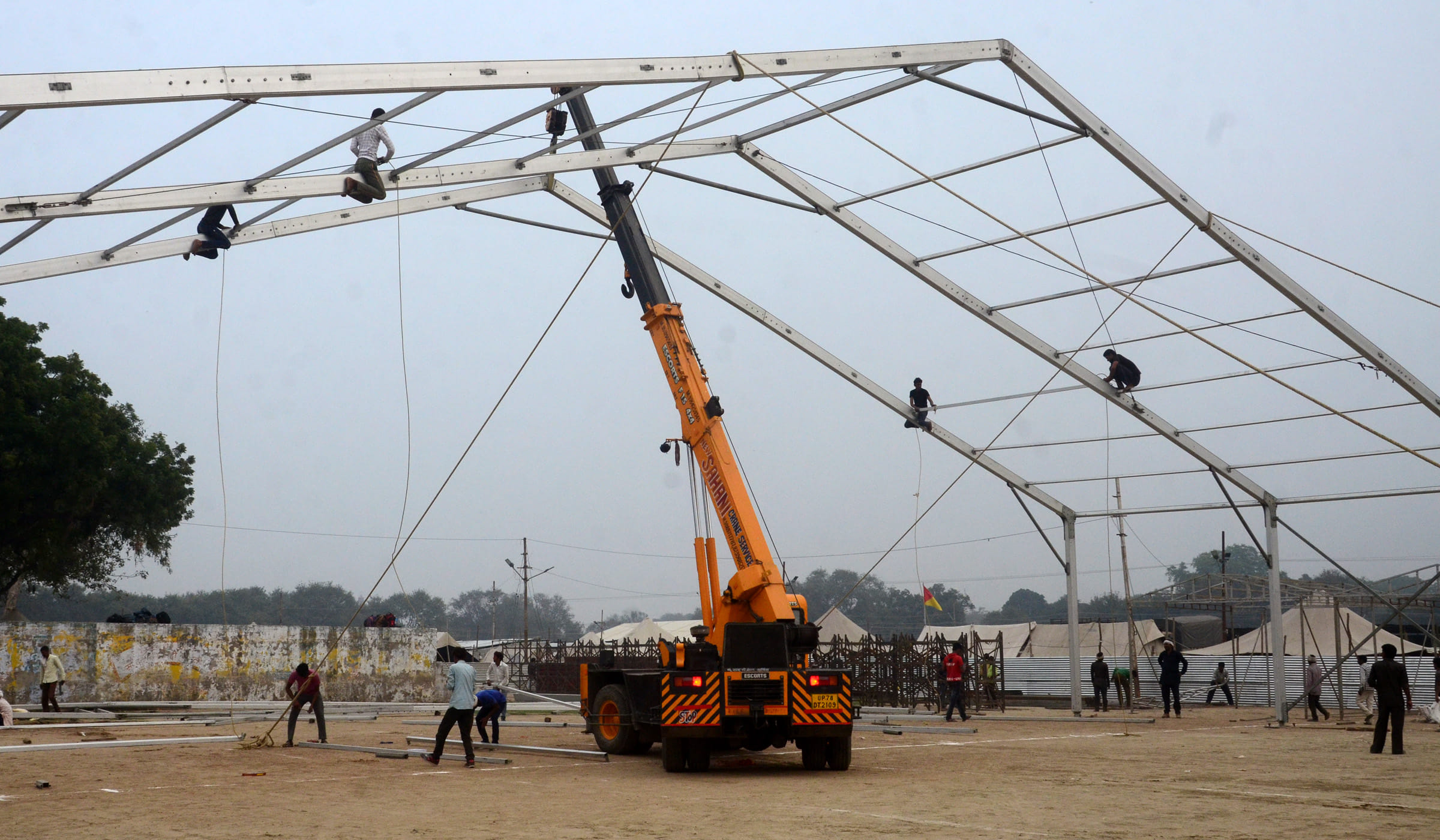 300 beneficiaries will meet Prime Minister in Prayagraj