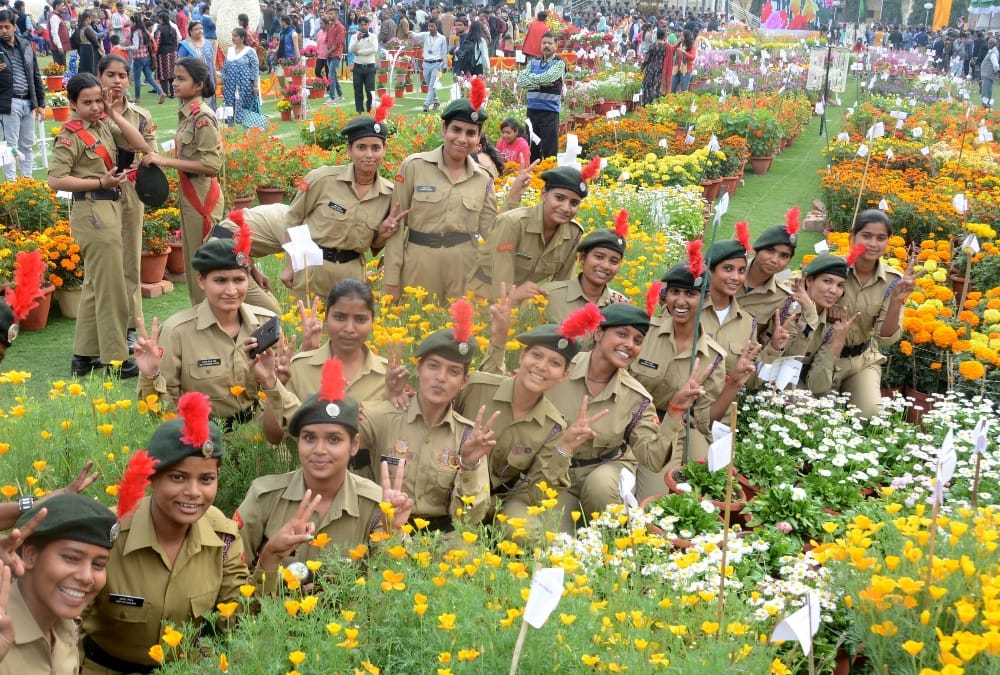 exibition in lucknow raj bhawan.
