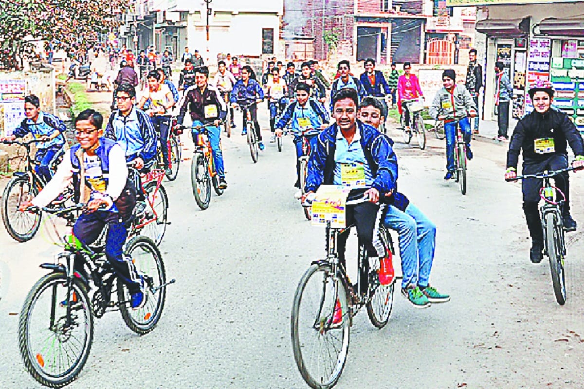 Students has Cycle rally in Saharanpur by Amar Ujala Program