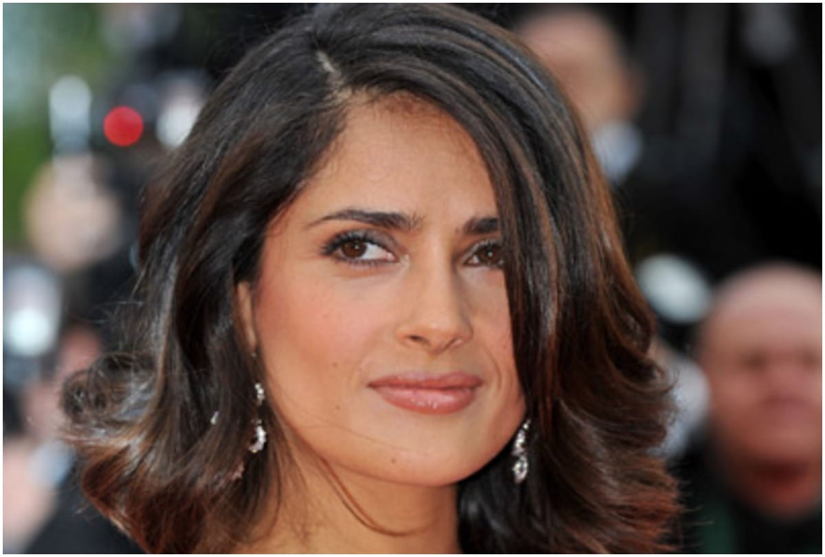 Salma Hayek was one of the most beautiful actress and considered herself less attractive in teenage
