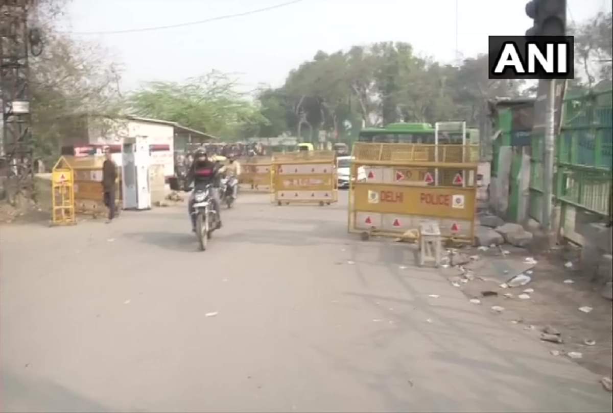Shaheen Bagh update vehicles start running after Noida Faridabad road reopened