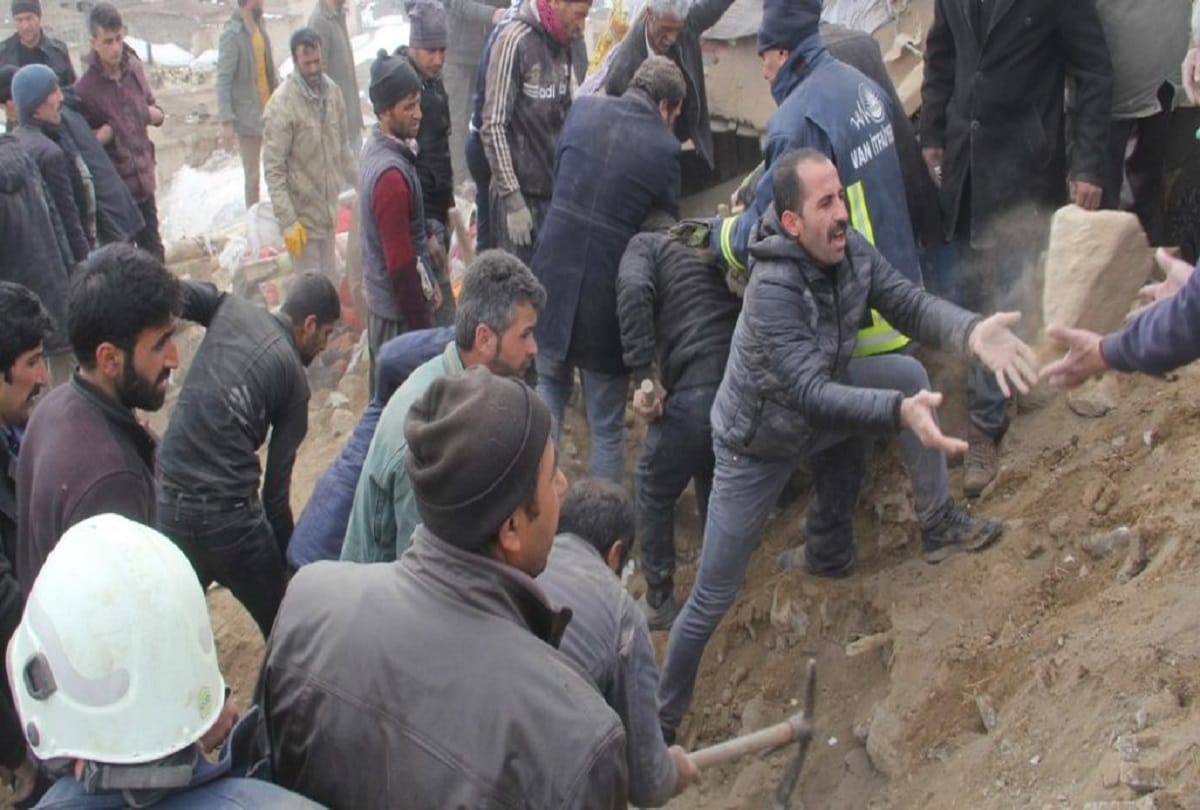 Earthquake on Turkey-Iran border, eight killed