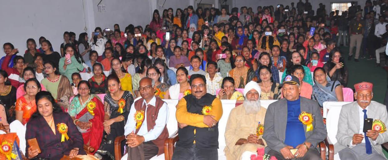 The meritorious and the participants received the honor
