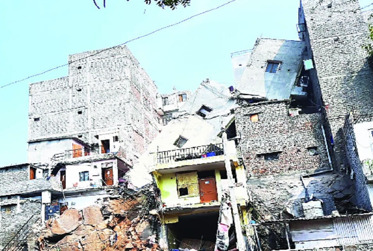 After three days of struggle, the corporation demolished the six-storey Munirka building