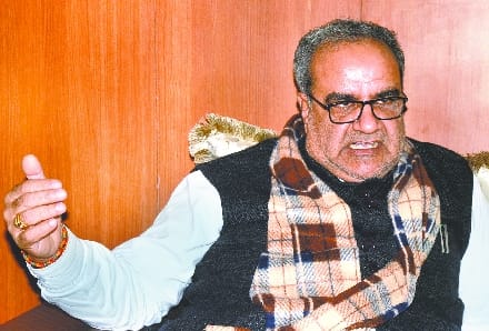 Minister of Panchayat Department knows the status of schemes from officers