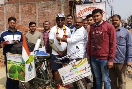 Chitra, who came out to awaken the environment, was welcomed on reaching Auraiya