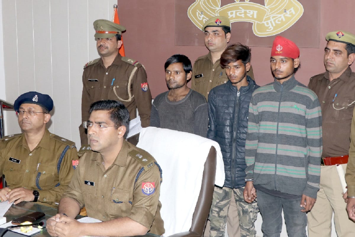 Police has arrested three accused of a theft gang in Bijnor district of Uttar Pradesh